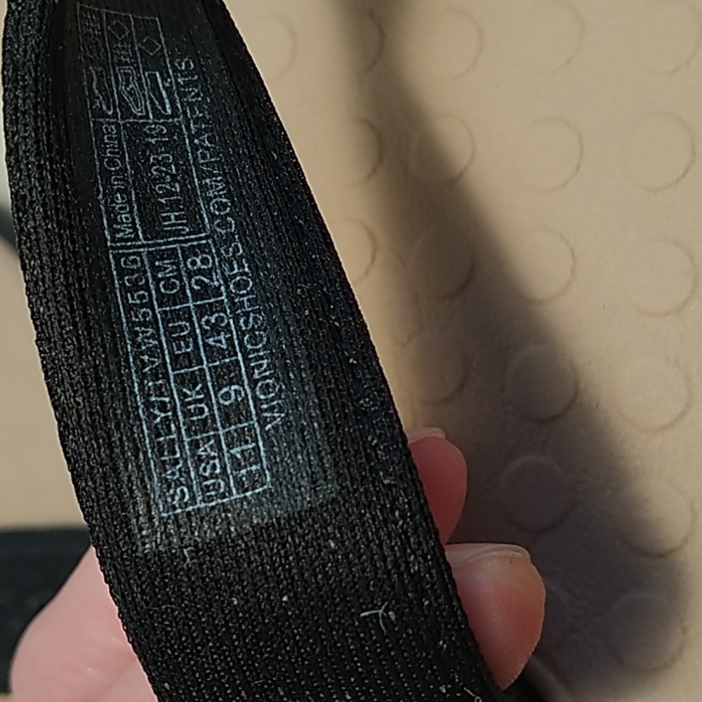 Vionic Black and Tan Women's Sandals - Picture 9 of 9